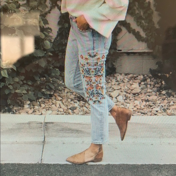 ISO Roolee Dazey Embroidered Jeans - Picture 2 of 2